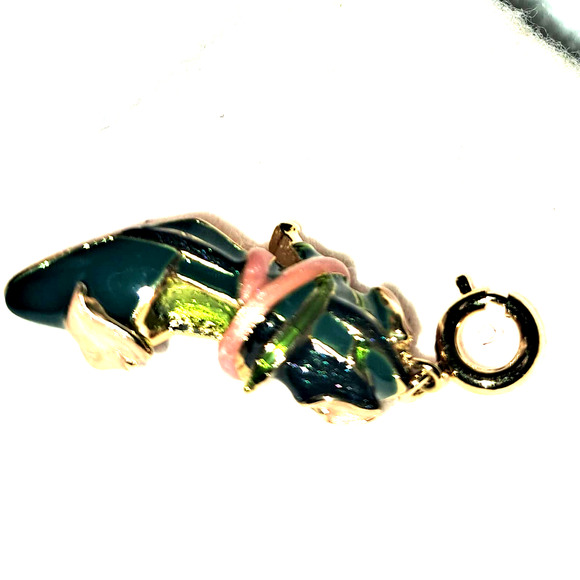 NIB -BEAUTIFUL KLJ Kenneth Jay Lane Enamel Shoe Charm Breast Cancer Awareness - Picture 4 of 7